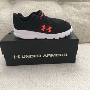 Kids Under Armour sneakers - toddler size 9